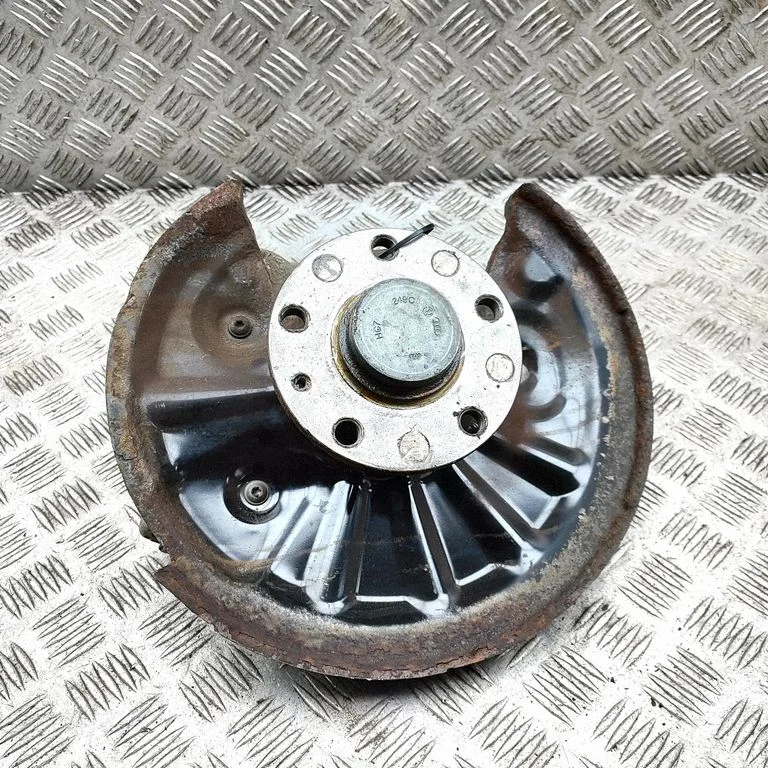 Aizmugurējā rumba 3Q0615611B