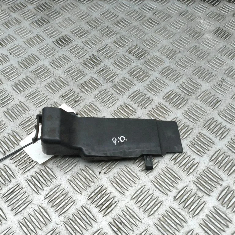 Intercooler air guide/duct channel 31383696