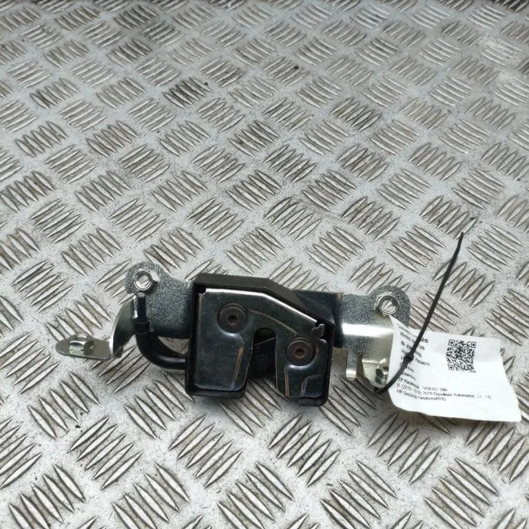 Rear seat headrest 30749035