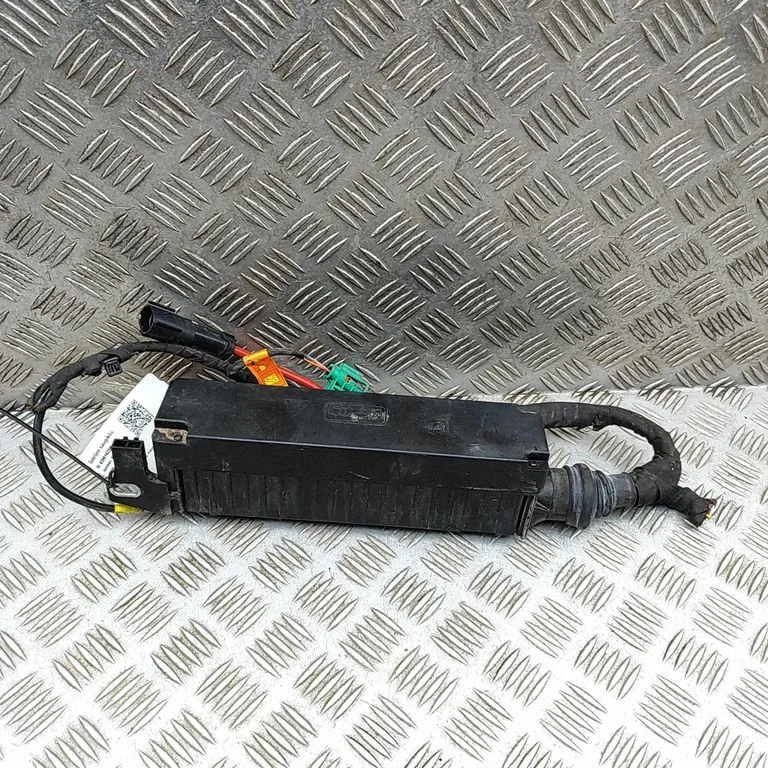 Fuse box set 9J1937571