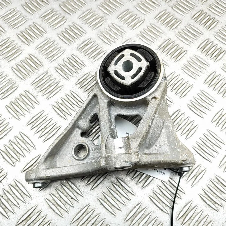 Engine mount bracket 9J1199161B
