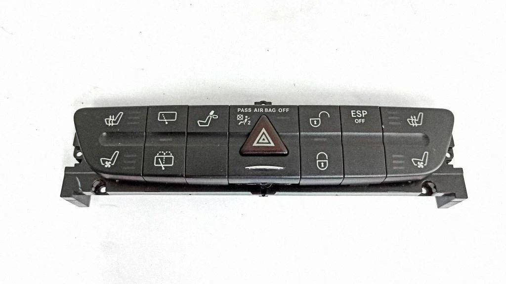 Hazard light switch – Mercedes-Benz E-Class W211 (2002-2009)