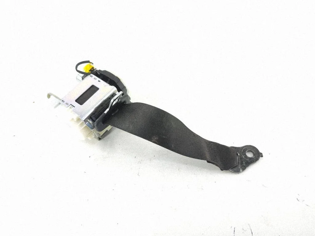 Rear seatbelt – Mercedes-Benz C-Class AMG W204 (2007-2014)