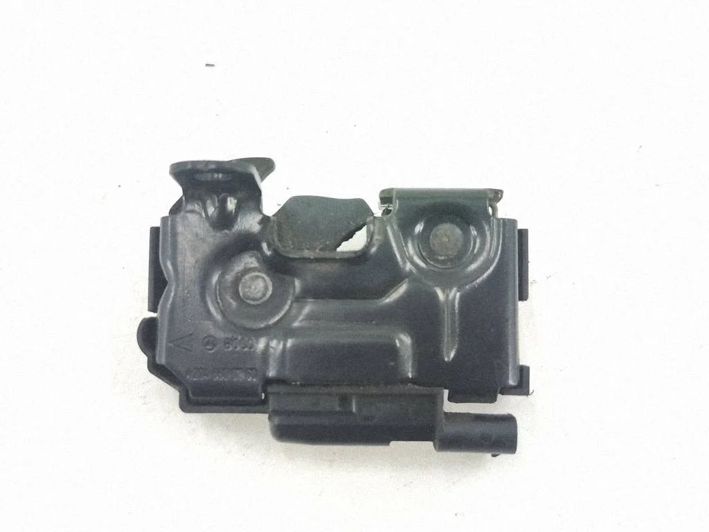 Engine bonnet/hood lock/catch – Mercedes-Benz C-Class AMG W204 (2007-2014)