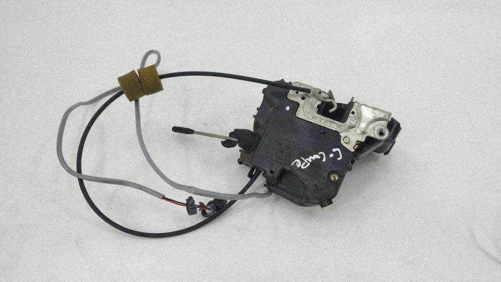 Front door lock – Mercedes-Benz C-Class W203 (2000-2007)