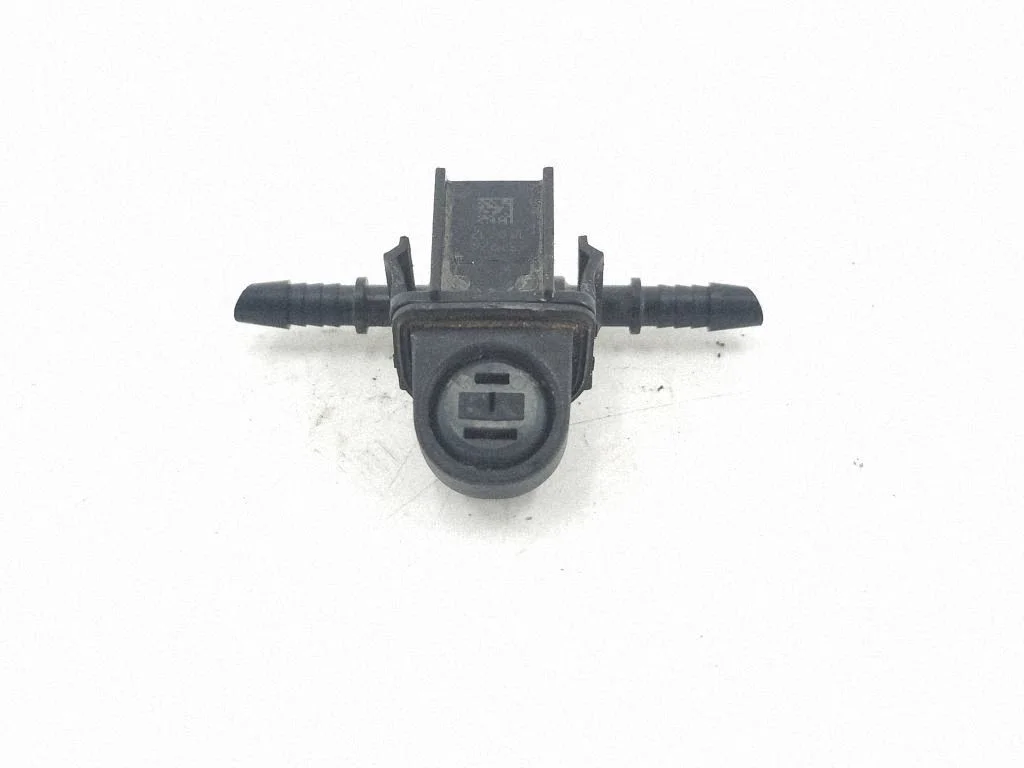 Windshield washer spray nozzle – Mercedes-Benz C-Class AMG W204 (2007-2014)