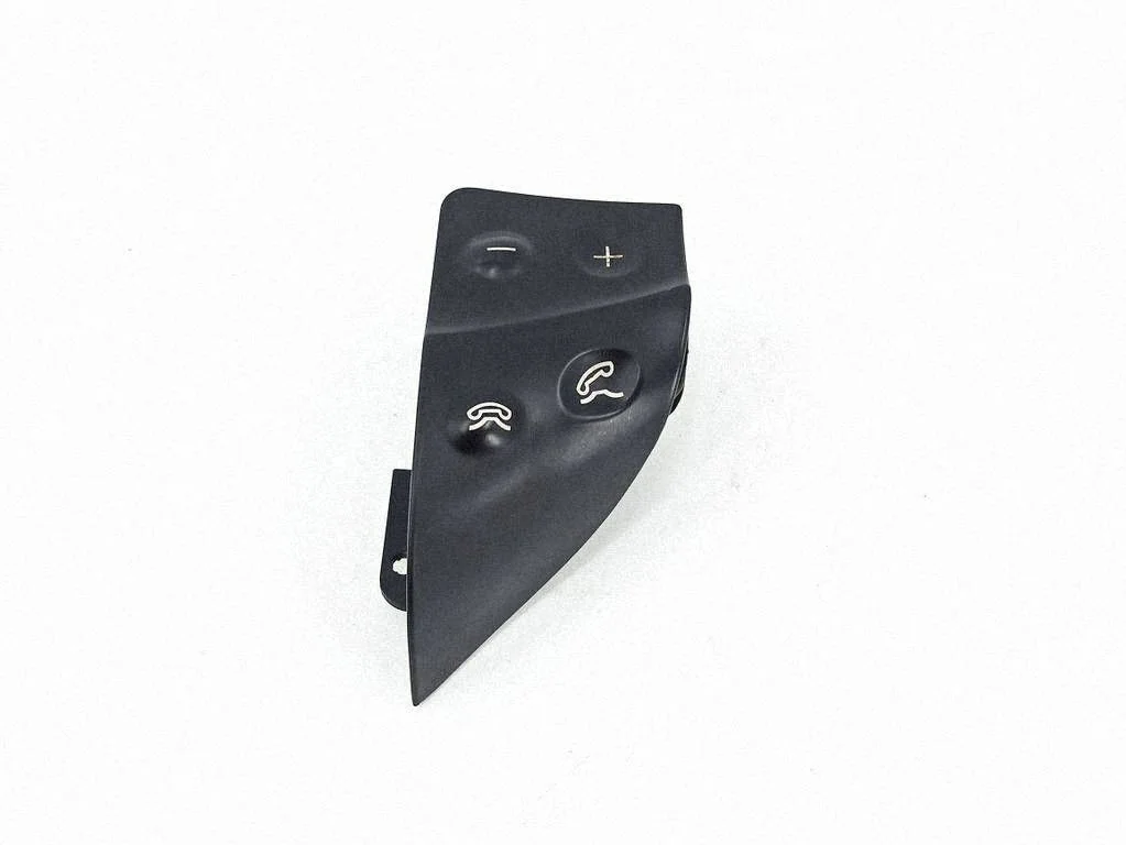 Steering wheel buttons/switches – Mercedes-Benz C-Class W203 (2000-2007)