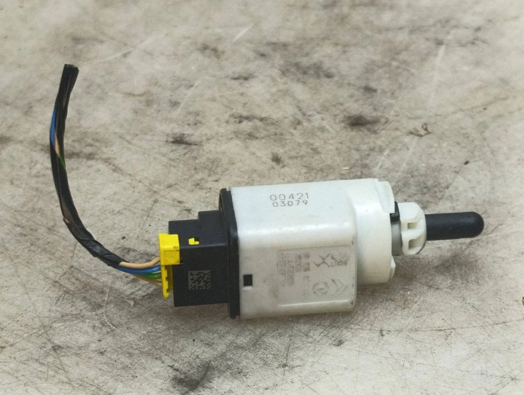 Brake pedal sensor switch – Opel Corsa F (2019-)