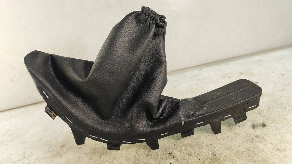 Handbrake trim – Skoda Octavia Mk3 (5E) (2013-2019)