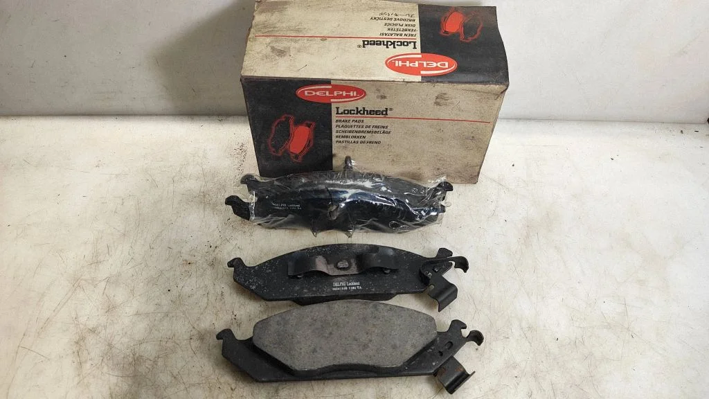 Brake pads (front) 060415101161TA