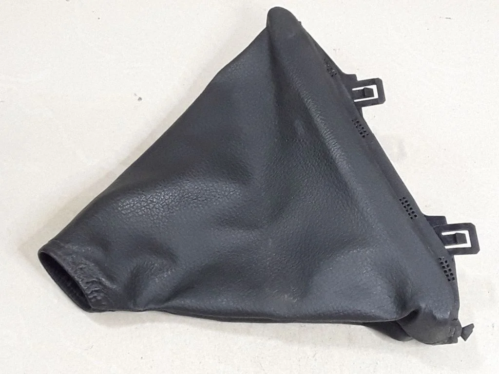 Handbrake lever cover (leather/fabric) – Nissan Primera (2002-2007)