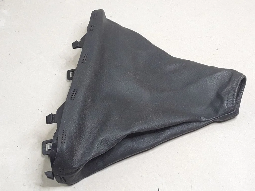 Handbrake lever cover (leather/fabric) – Nissan Primera (2002-2007)