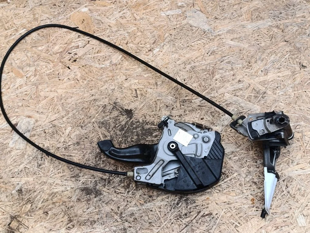 Handbrake/parking brake lever assembly – Volkswagen Touareg I (2002-2010)