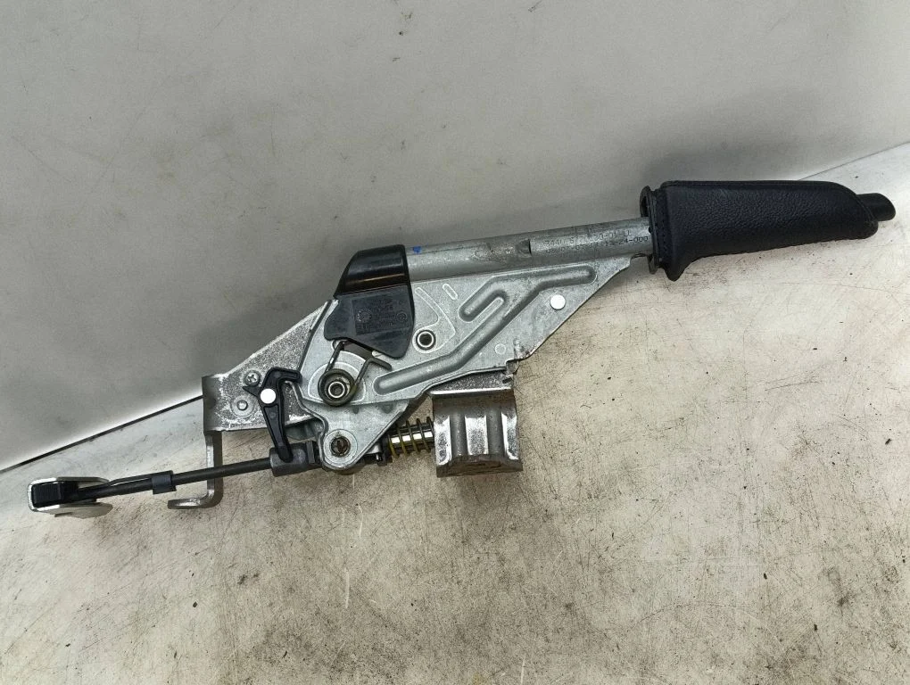 Handbrake/parking brake lever assembly – BMW 3 Series E90 E91 (2005-2012)