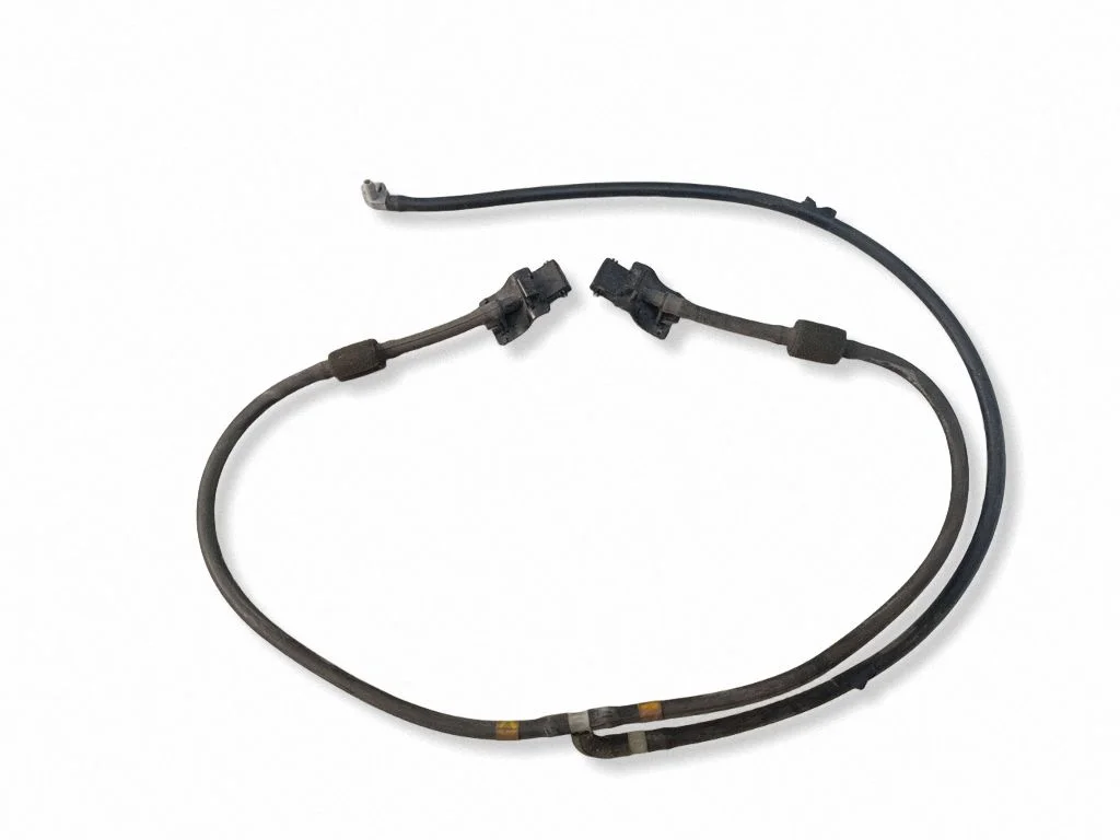 Windshield washer spray nozzle – Lexus IS 220D-250-350 (2006-2013)