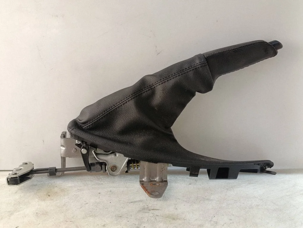 Handbrake/parking brake lever assembly – BMW 1 Series E81 E87 (2004-2011)