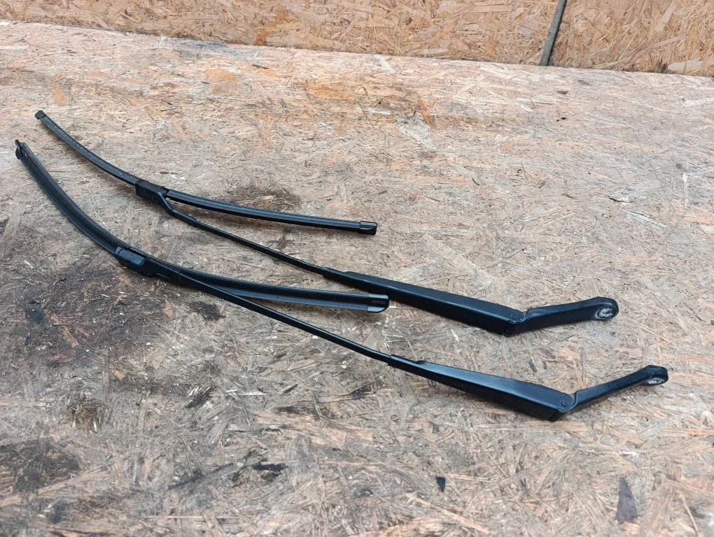 Front wiper blade arm 9686437780