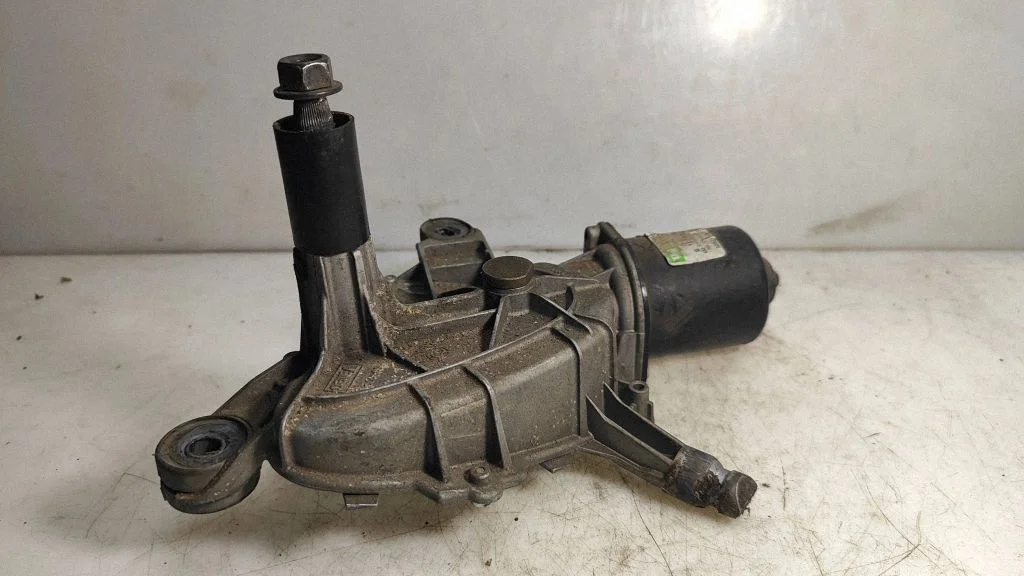 Wiper motor 9654063180