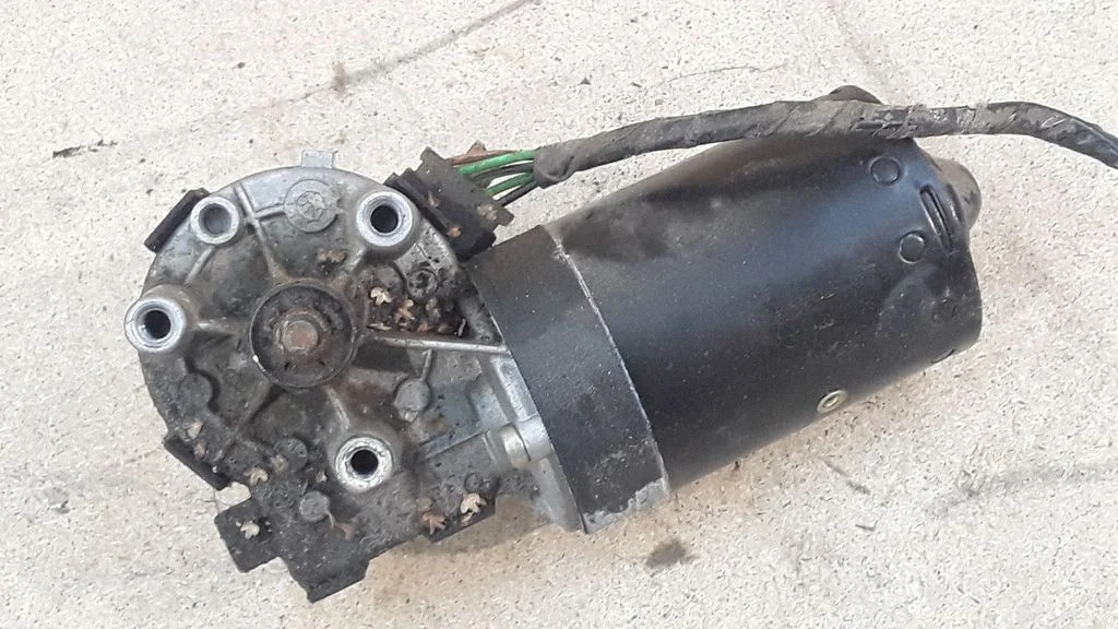 Wiper motor 1L0955119