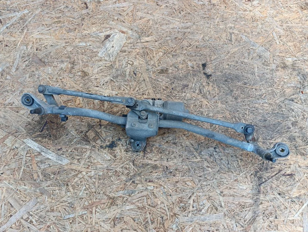 Front wiper linkage and motor – Audi A4 S4 B6 8E 8H (2001-2005)