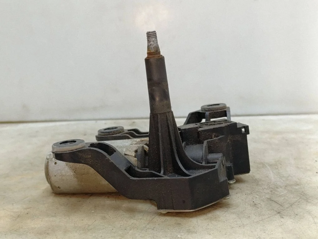Tagaklaasi kojamehe mootor 64344002