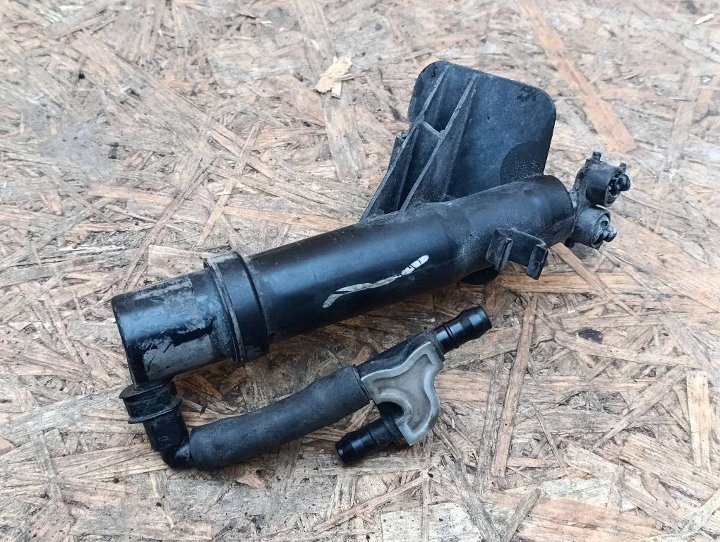 Headlight washer spray nozzle 5P0955110