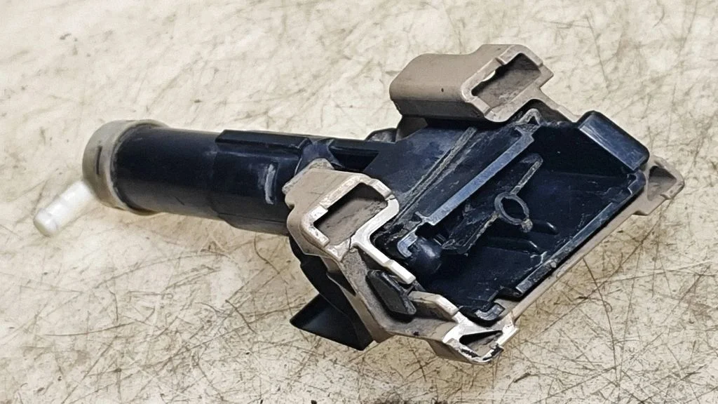 Headlight washer spray nozzle GDK1518G4