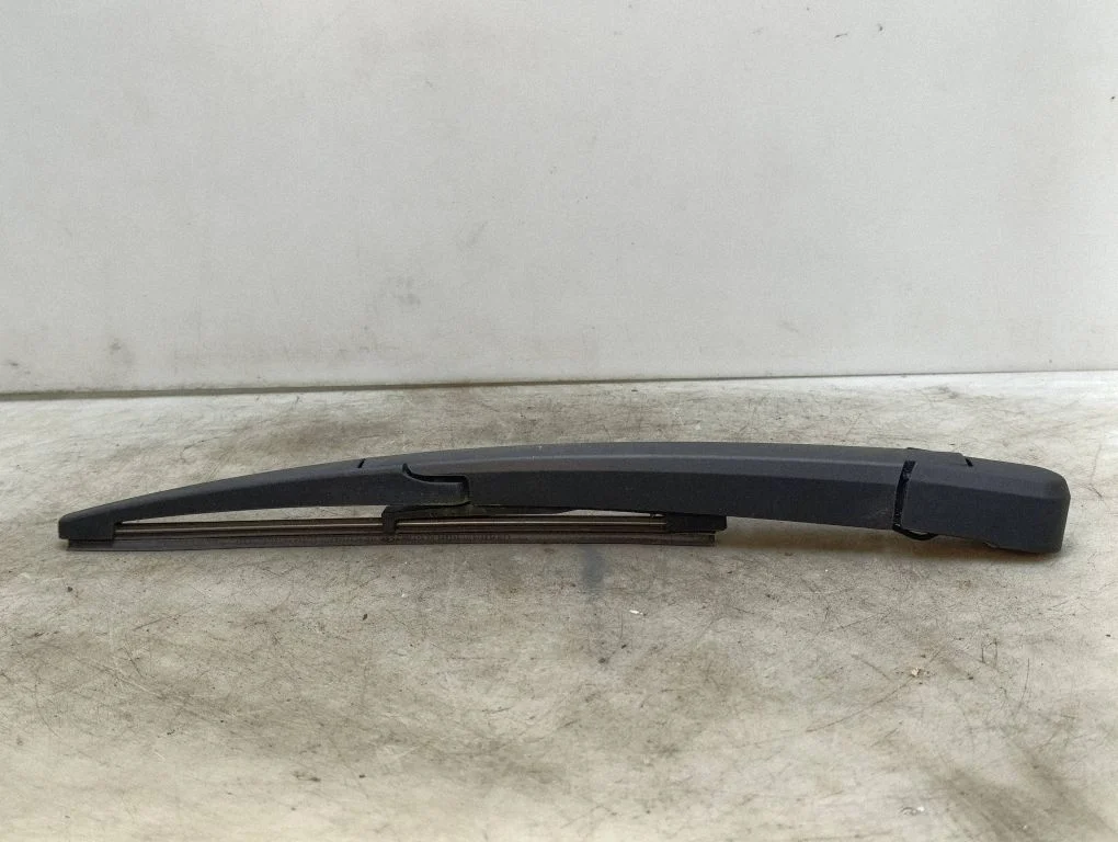 Rear wiper blade arm – Opel Astra K (2015-2021)
