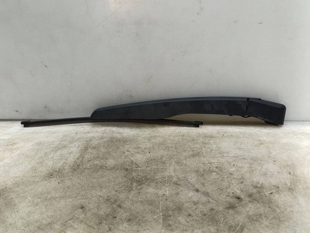 Rear wiper blade arm – Ford Mustang Mach-E (2020-)
