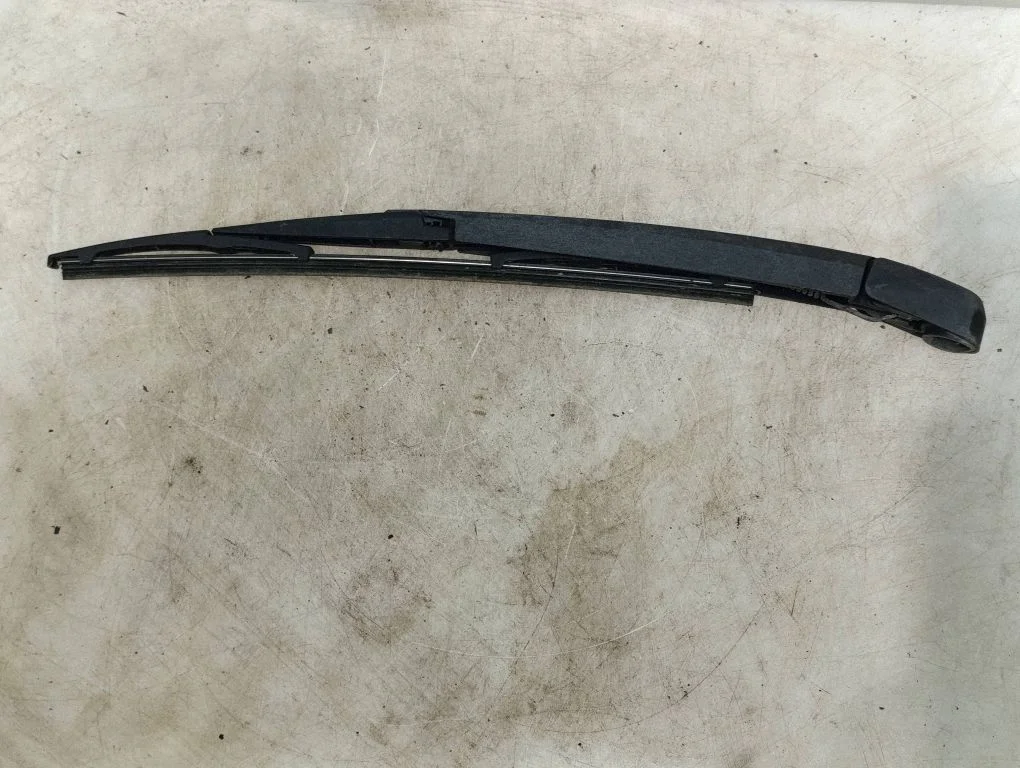 Rear wiper blade arm – Hyundai Santa Fe (2006-2012)