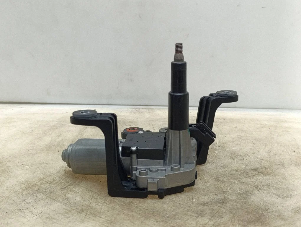 Rear window wiper motor – Opel Astra J (2010-2015)