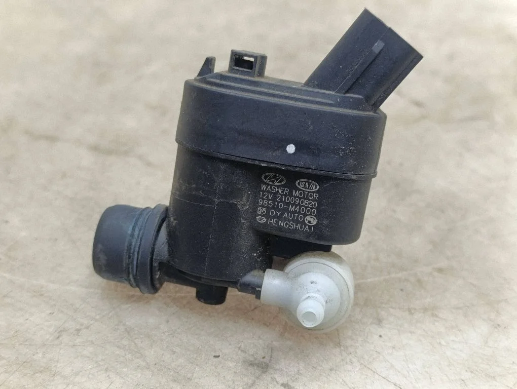 Windscreen/windshield washer pump – Hyundai Bayon (2021-)