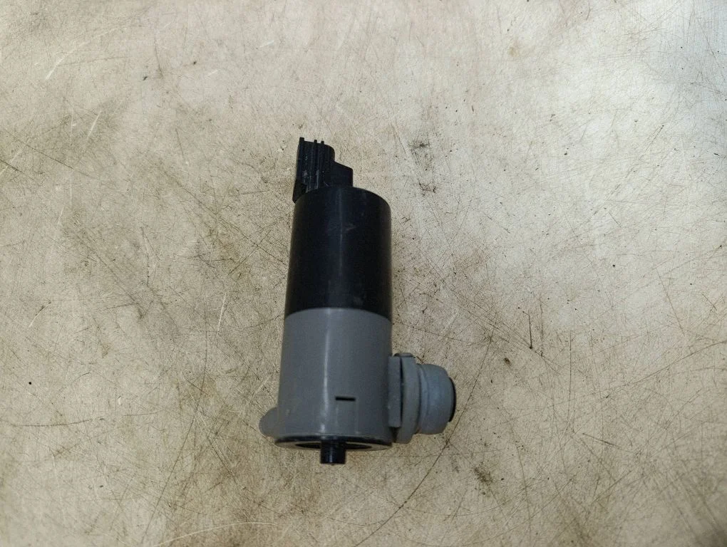 Windscreen/windshield washer pump – Volvo EX40 (2024-)