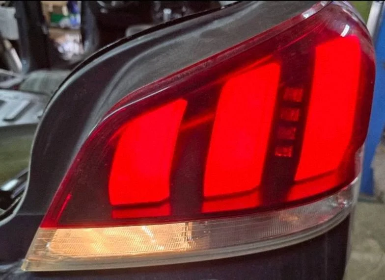 Rear/tail lights 9807242680