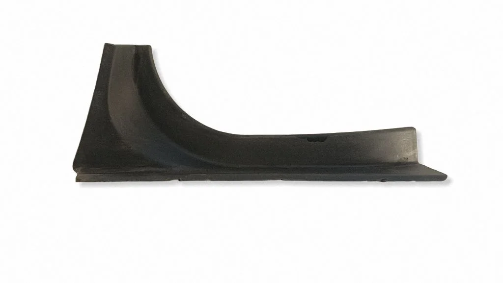 Rear/tail light trim molding – Lexus IS 220D-250-350 (2006-2013)