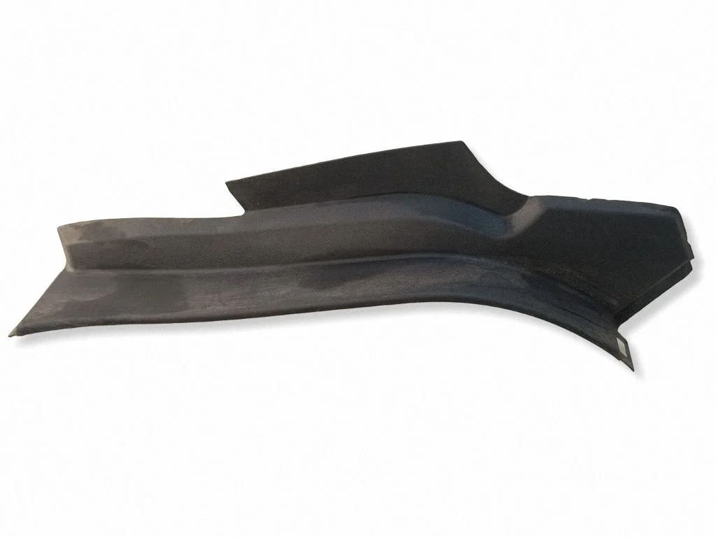 Rear/tail light trim molding – Lexus IS 220D-250-350 (2006-2013)