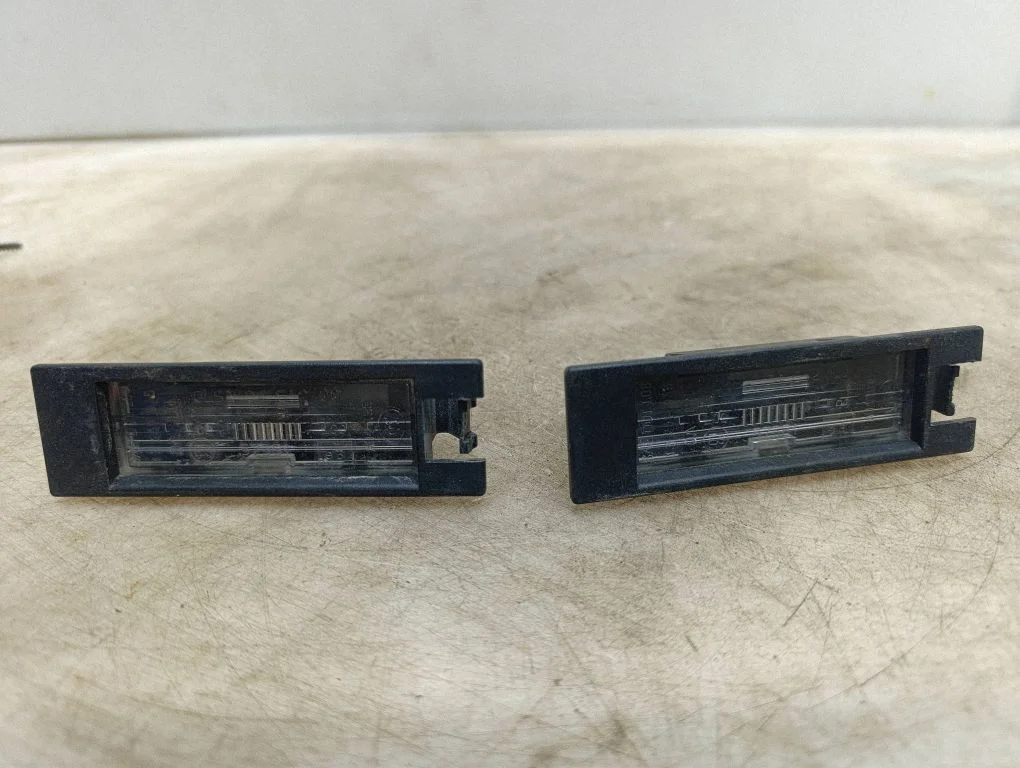 Numbrimärgi valgustus – Opel Astra J (2010-2015)