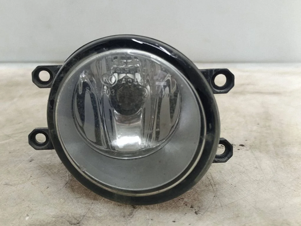 Front fog light – Toyota Avensis T270 (2009-2012)