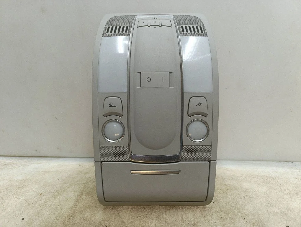 Front seat light 4F0951177