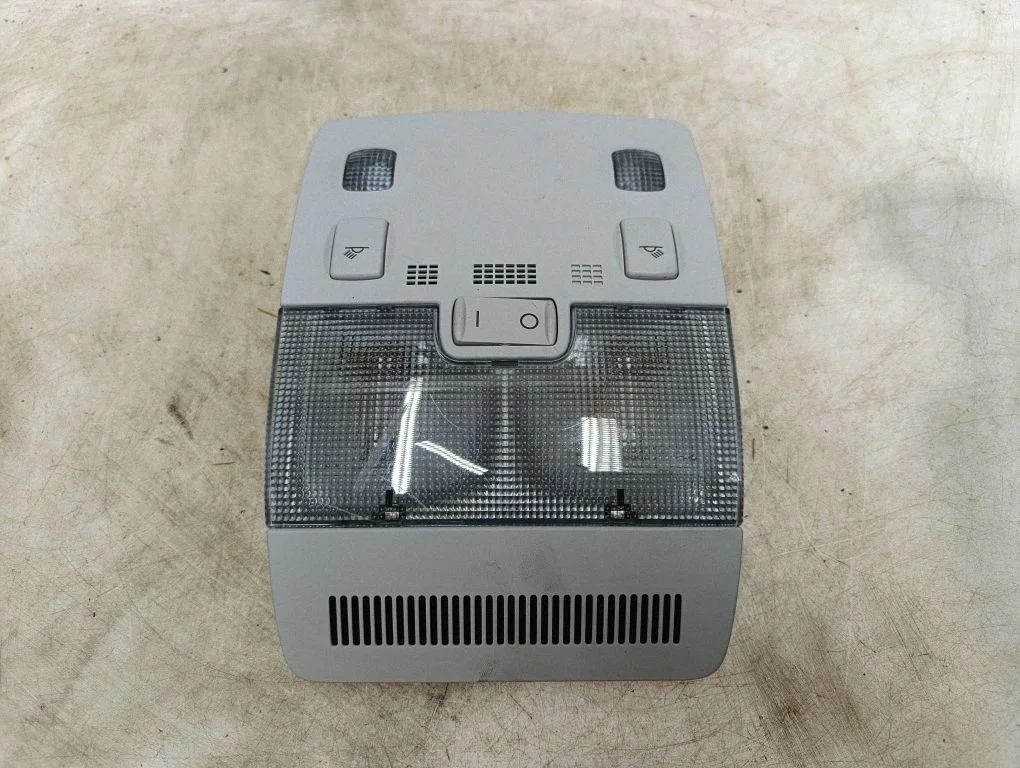 Front seat light 8E0951177