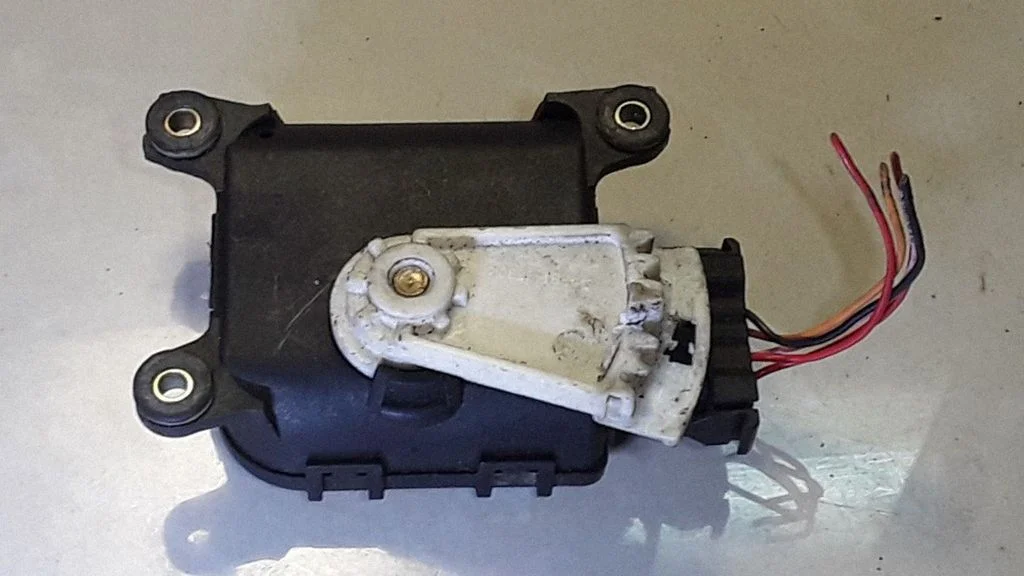 A/C air flow flap actuator/motor – Citroen C5 (2001-2004)