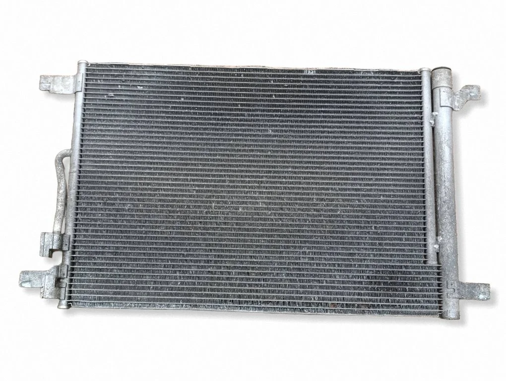 Kliimaseadme jahutusradiaator (kondensaator) 5Q0816411AP