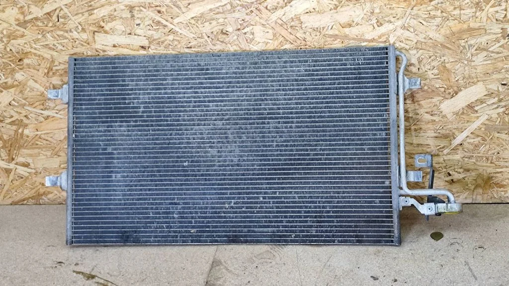 A/C cooling radiator (condenser) – Volvo V50 (2004-2007)
