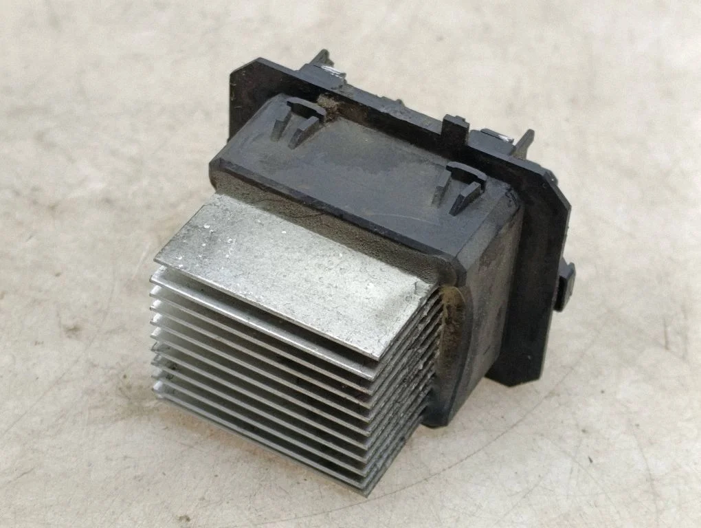 Salongipuhuri takisti T1017845RC