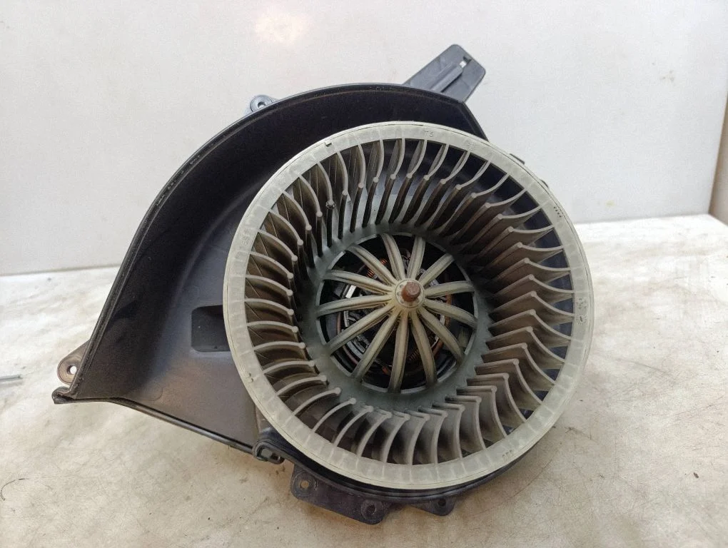 Salongipuhur 6Q1819015G