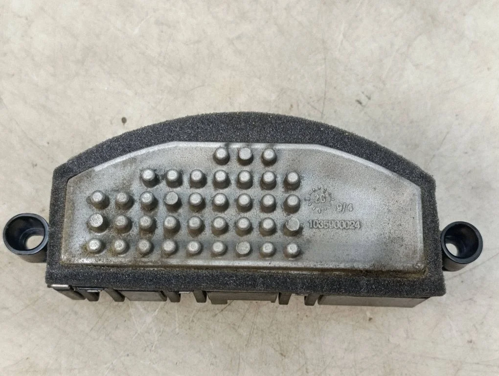 Salongipuhuri takisti 5Q0907521E