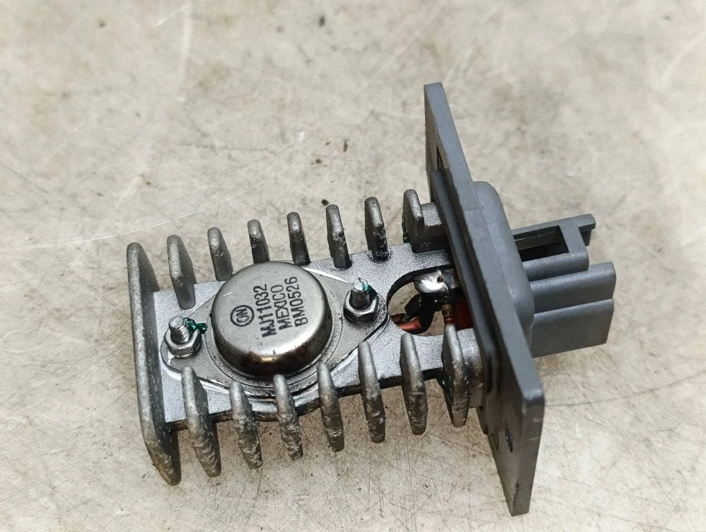 Salongipuhuri takisti MJ11032