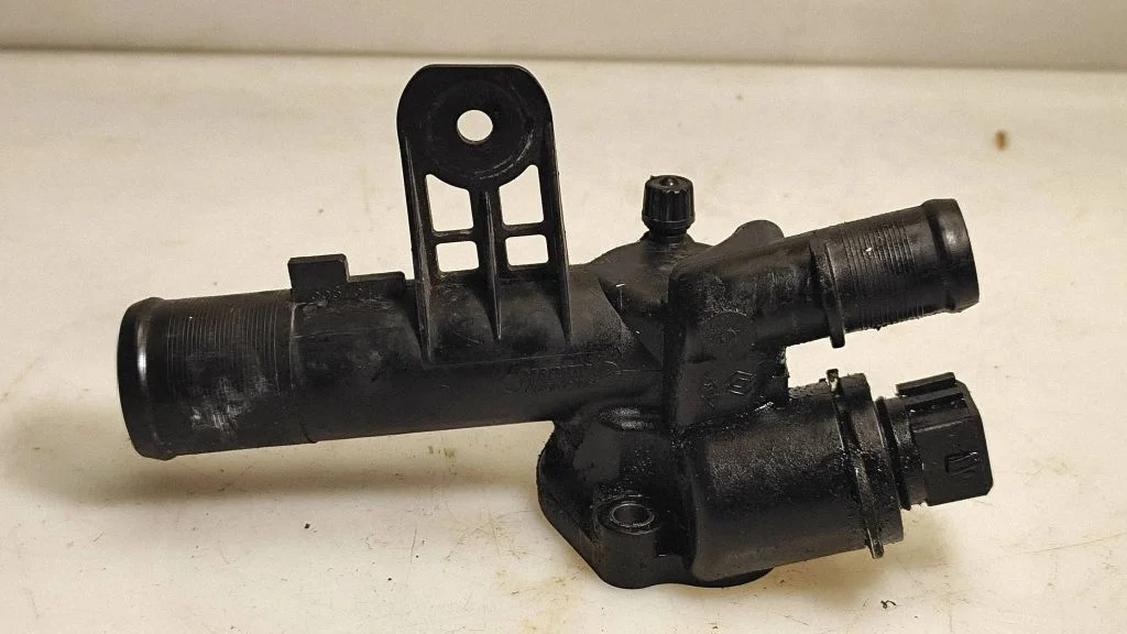 Termostaat / termostaadi korpus – Nissan Qashqai+2 (2008-2010)