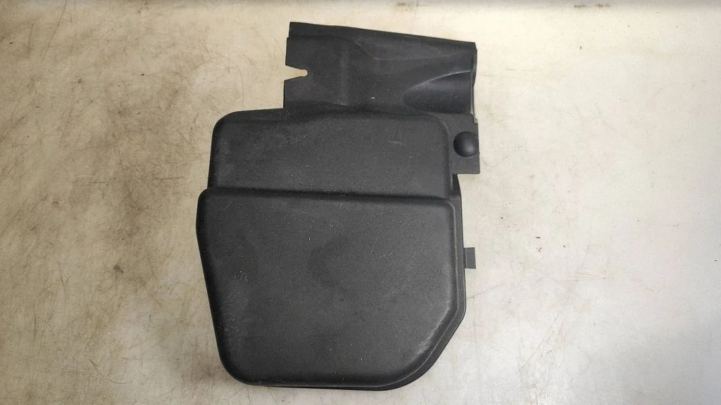 Salongi õhufiltri kate – BMW 1-seeria E81 E87 (2004-2011)
