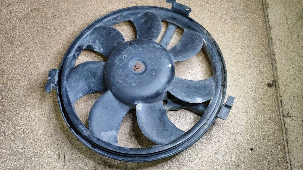 Radiator cooling fan shroud – Audi A6 Allroad C5 (1999-2005)